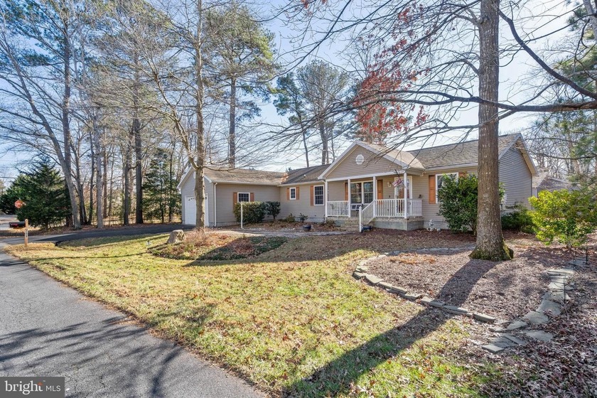 This well maintained home is located just a few miles from the - Beach Home for sale in Ocean View, Delaware on Beachhouse.com