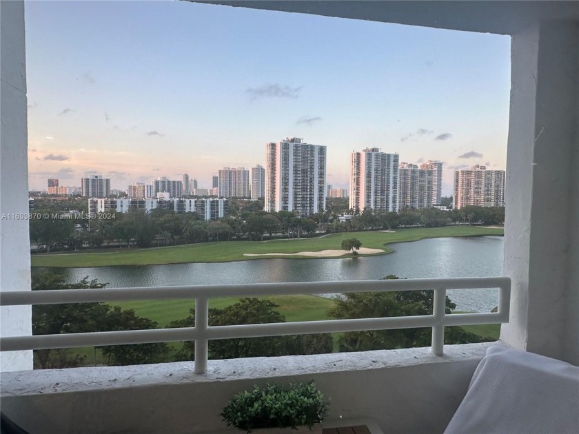 Completely updated unit with so many upgrades and one of the - Beach Condo for sale in Aventura, Florida on Beachhouse.com