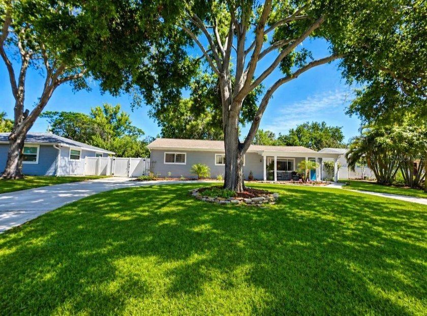 Welcome to this beautifully updated, move-in ready home in the - Beach Home for sale in St. Petersburg, Florida on Beachhouse.com
