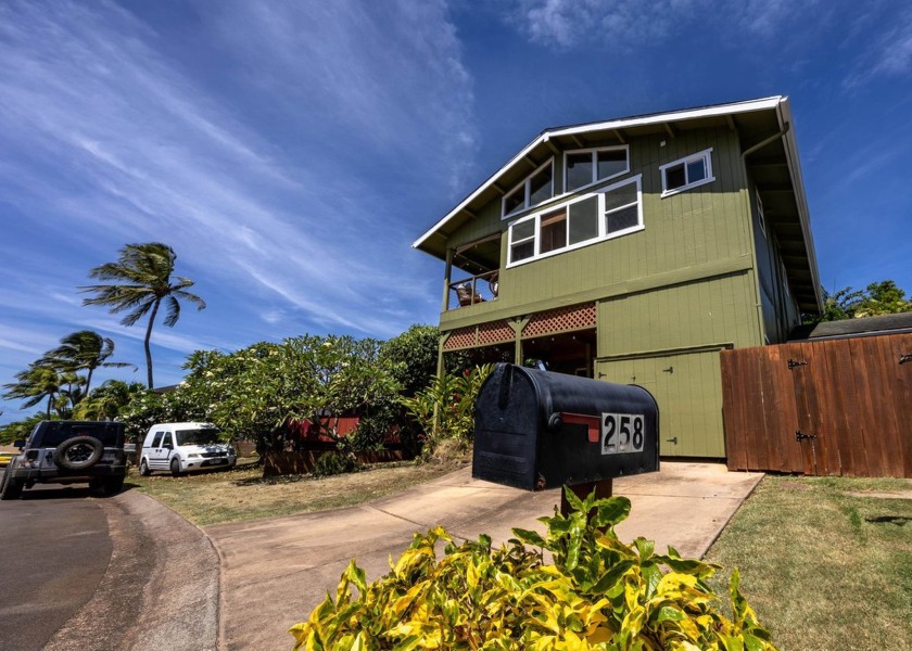 This chic 2-story, close-to-the-beach home in Paia has a great - Beach Home for sale in Paia, Hawaii on Beachhouse.com