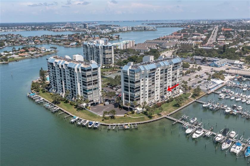 STUNNING WESTERN SUNSET VIEWS OVER THE WATERFRONT. This fabulous - Beach Condo for sale in ST Pete Beach, Florida on Beachhouse.com