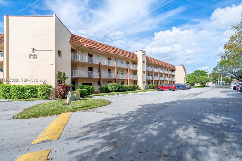 Enjoy comfortable, low-maintenance living in this spacious - Beach Condo for sale in Sunrise, Florida on Beachhouse.com