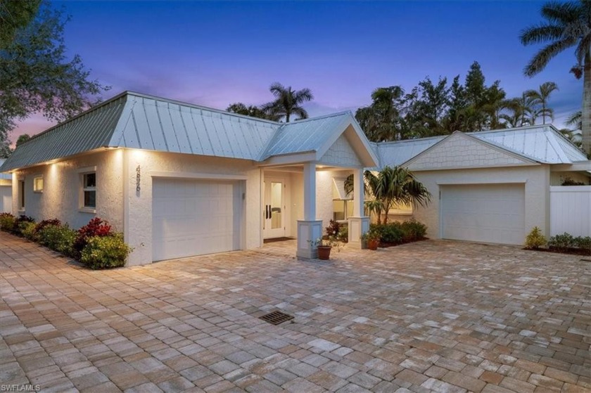 This charming 3 bed, 3 bath villa with private pool and - Beach Home for sale in Naples, Florida on Beachhouse.com