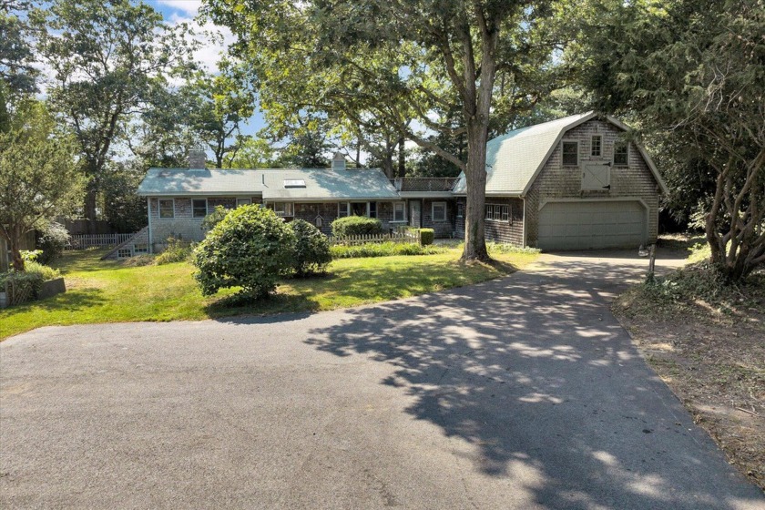 Welcome to your serene retreat in the heart of Hatchville! - Beach Home for sale in East Falmouth, Massachusetts on Beachhouse.com