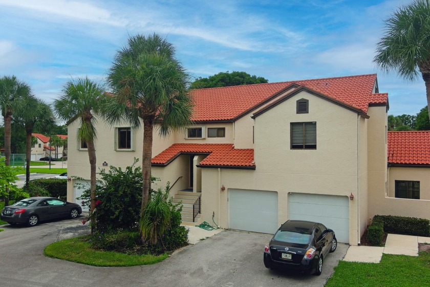 Freshly Painted. Spacious and Bright! Corner unit, three-bedroom - Beach Condo for sale in Boynton Beach, Florida on Beachhouse.com