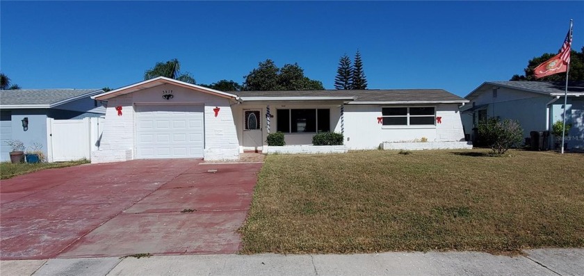 Welcome to this 1297 square foot 2 bedroom 2 bathroom home in - Beach Home for sale in New Port Richey, Florida on Beachhouse.com