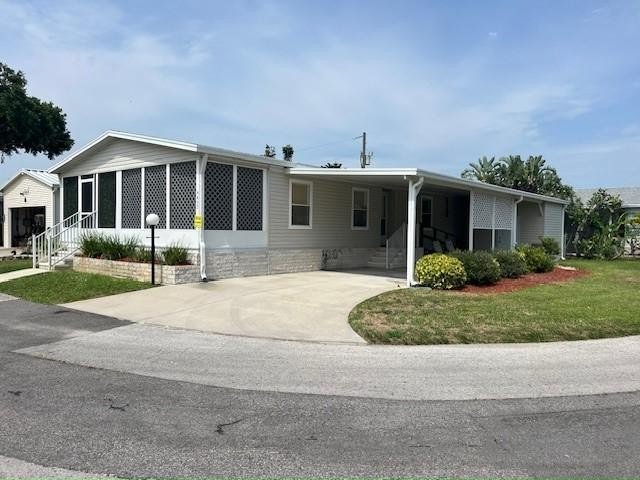 Beautifully maintained home features an open floor plan with - Beach Home for sale in Wimauma, Florida on Beachhouse.com