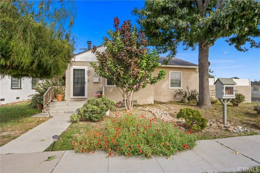 Welcome to this beautifully updated 3-bedroom, 2-bath home - Beach Home for sale in Long Beach, California on Beachhouse.com