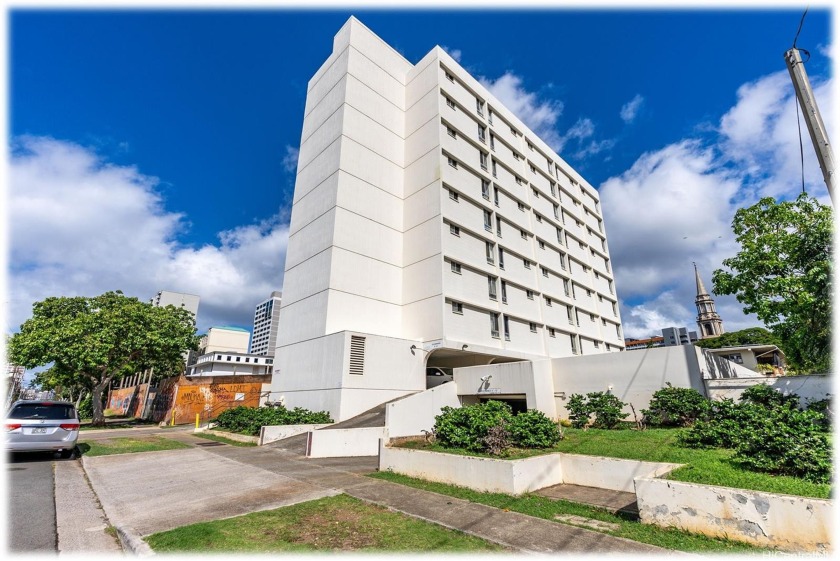 Have you been looking for an established apartment building with - Beach Lot for sale in Honolulu, Hawaii on Beachhouse.com
