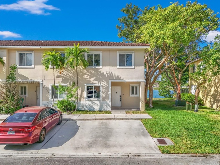 Welcome to this stunning 3-bedroom, 2.5-bath townhome, perfectly - Beach Townhome/Townhouse for sale in Miami, Florida on Beachhouse.com