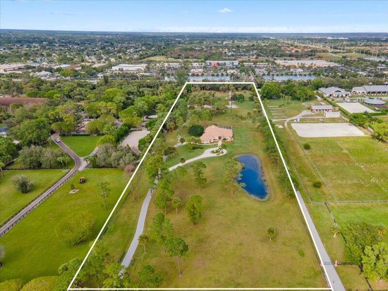 Stunning equestrian estate right in the heart of Wellington's - Beach Home for sale in Wellington, Florida on Beachhouse.com