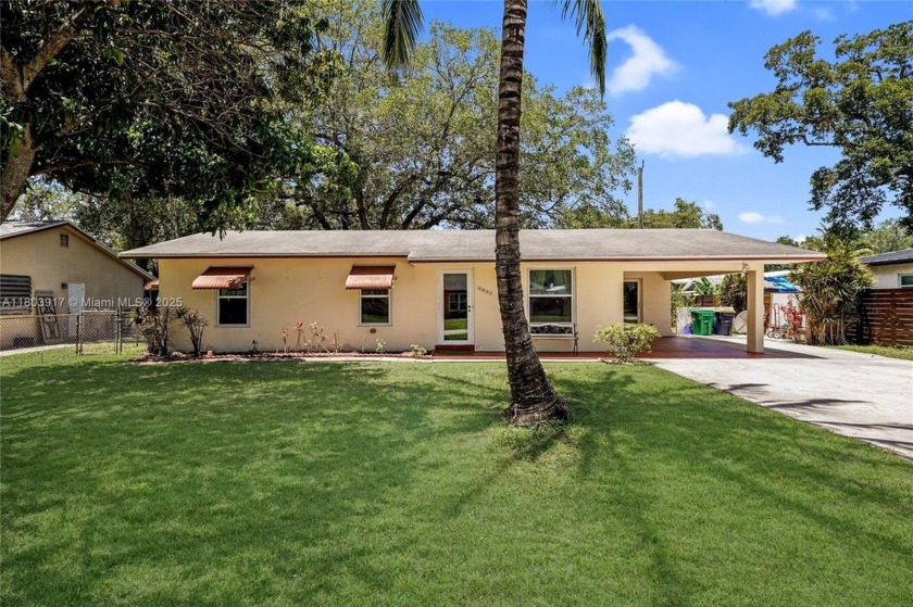 Smoke- and pet-free, this family-friendly home offers 3 bedrooms - Beach Home for sale in Dania, Florida on Beachhouse.com