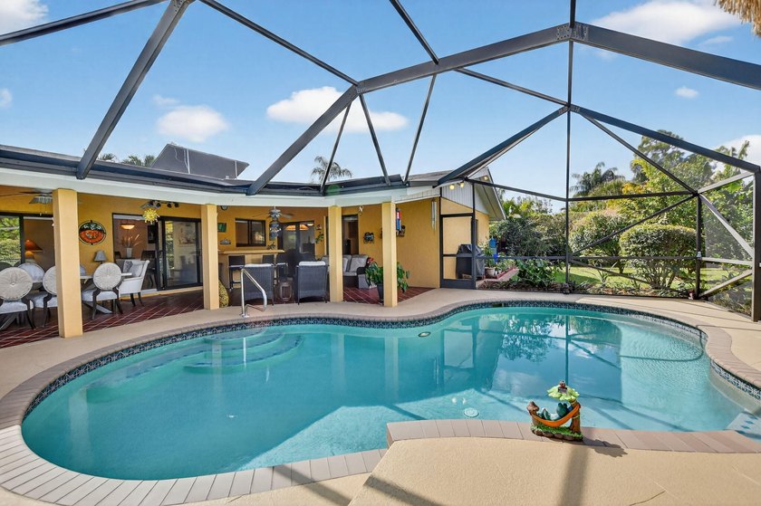 Beautifully upgraded home in Pheasant Walk, a sought-after Boca - Beach Home for sale in Boca Raton, Florida on Beachhouse.com