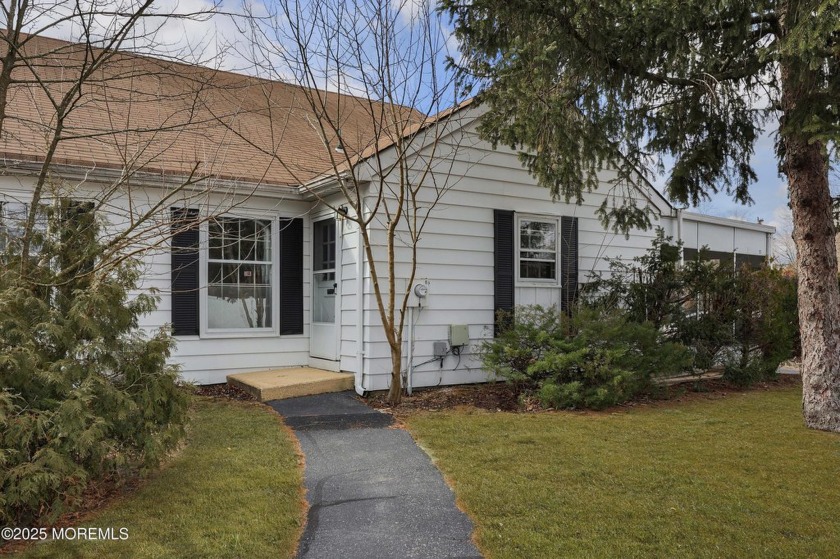If you are looking for an affordable 2 bedroom single story - Beach Home for sale in Toms River, New Jersey on Beachhouse.com