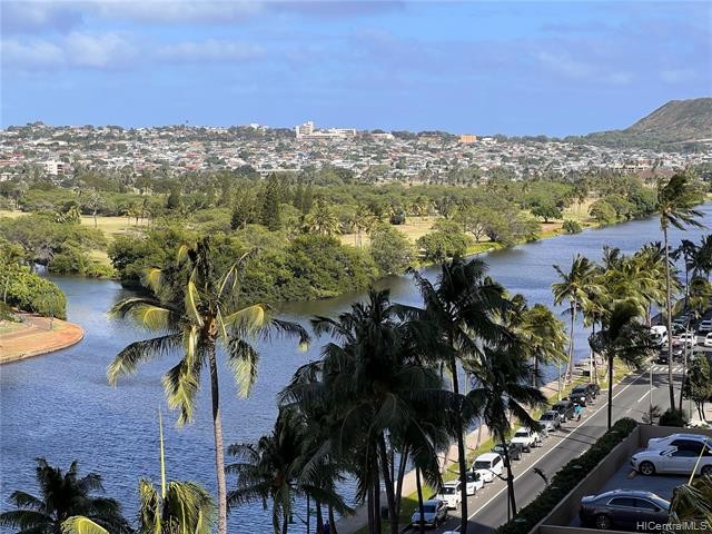 Outstanding value for this beautiful Hale Moani 10th floor unit - Beach Condo for sale in Honolulu, Hawaii on Beachhouse.com