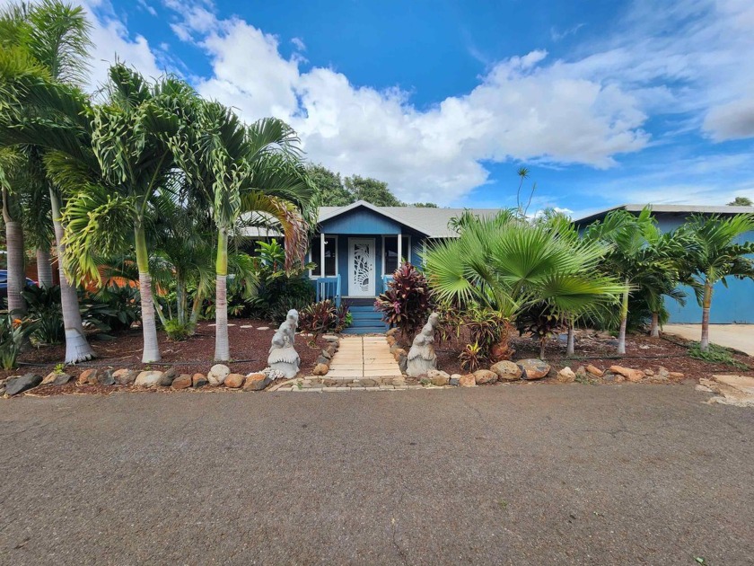 Beautiful Beach Cottage 3 bedroom 2 bathroom fully furnished - Beach Home for sale in Kihei, Hawaii on Beachhouse.com