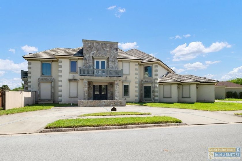 Elegant Executive Home in Brownsville | 5 Beds | 6 Baths | 5 - Beach Home for sale in Brownsville, Texas on Beachhouse.com