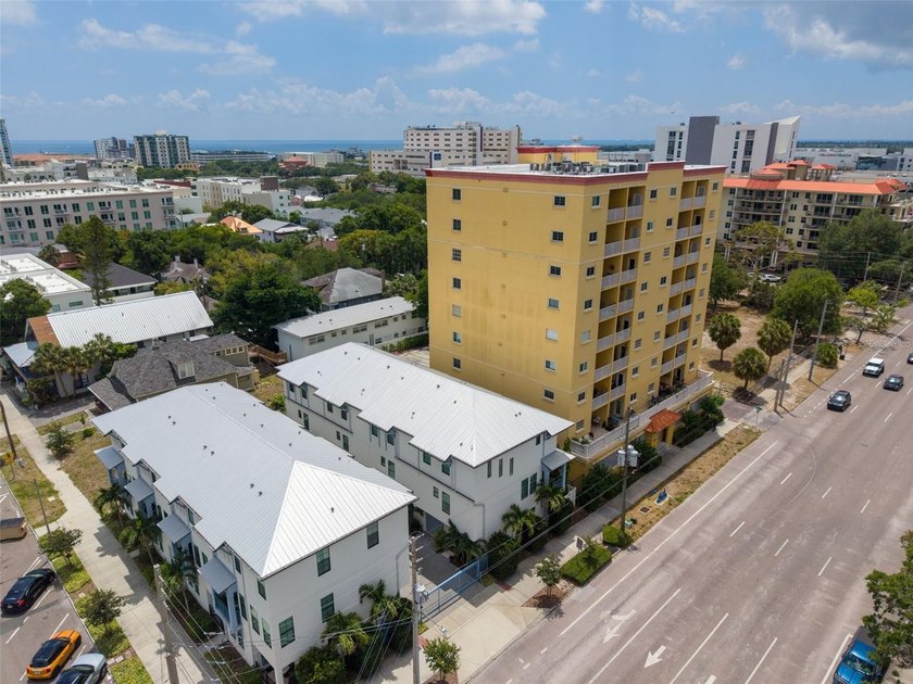 Set within Casablanca Towers, this sixth-floor residence offers - Beach Condo for sale in St. Petersburg, Florida on Beachhouse.com