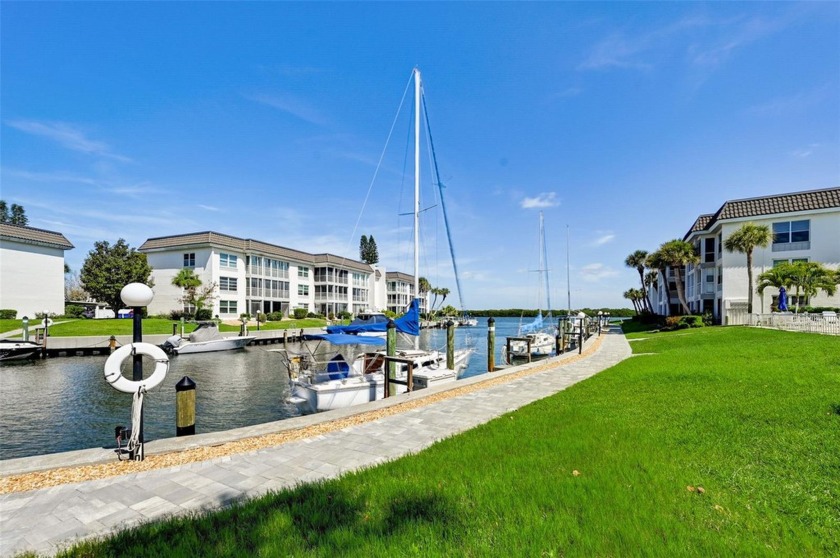 OMG! Priced $45,000 under certified appraisal amount. Extra - Beach Condo for sale in Longboat Key, Florida on Beachhouse.com