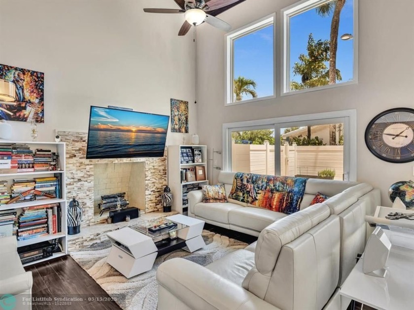 Fully remodeled townhome with gorgeous soaring wood vaulted - Beach Townhome/Townhouse for sale in Oakland Park, Florida on Beachhouse.com