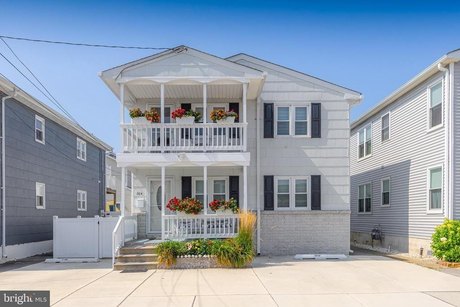 Impeccable & Ideal! Welcome to 204 E Denver Avenue in Wildwood - Beach Home for sale in Wildwood Crest, New Jersey on Beachhouse.com