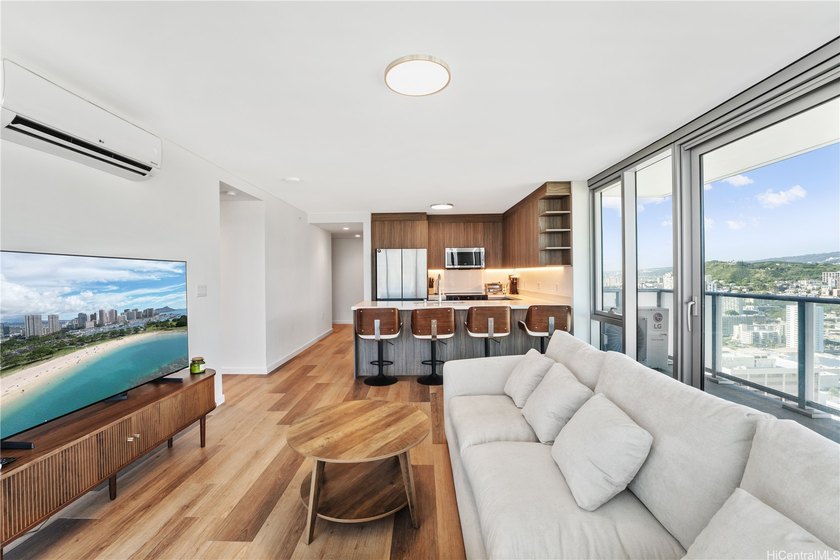 LOCATION - LOCATION - LOCATION! Welcome to The Park on Keeaumoku - Beach Condo for sale in Honolulu, Hawaii on Beachhouse.com