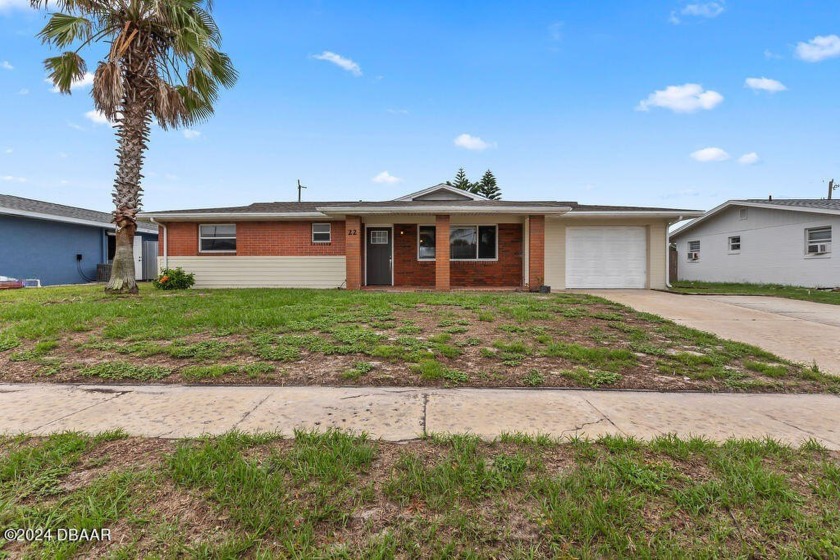 Less than .25 mile to the beach in this lovely two bedroom, 2 - Beach Home for sale in Ormond Beach, Florida on Beachhouse.com