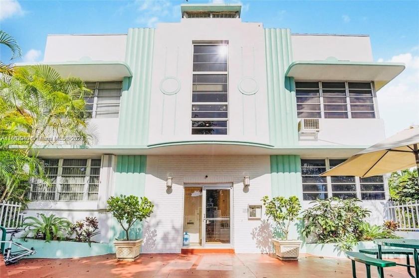 PRIME INVESTMENT OPPORTUNITY - RENTED APPARTMENT WITH STABLE - Beach Condo for sale in Miami Beach, Florida on Beachhouse.com