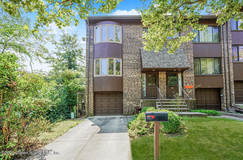 Newly listed. Beautiful, well-maintained 3-bedroom condo just on - Beach Condo for sale in Staten Island, New York on Beachhouse.com