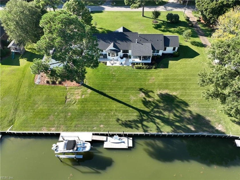 Perfectly located near highly sought-after dining, shopping, and - Beach Home for sale in Virginia Beach, Virginia on Beachhouse.com