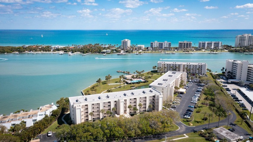 Remodeled first floor unit overlooking open Intracoastal - Beach Condo for sale in Tequesta, Florida on Beachhouse.com