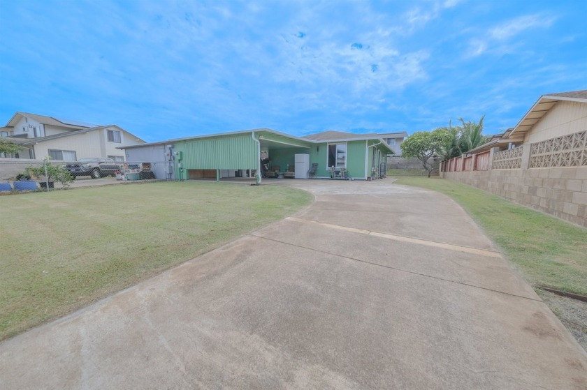 Welcome to this beautifully maintained 2 bedroom, 1 bath home in - Beach Home for sale in Kahului, Hawaii on Beachhouse.com