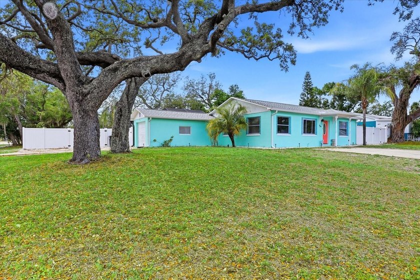 Hey there beach lover! Let me tell you about 712 S Glenwood Ave - Beach Home for sale in Clearwater, Florida on Beachhouse.com