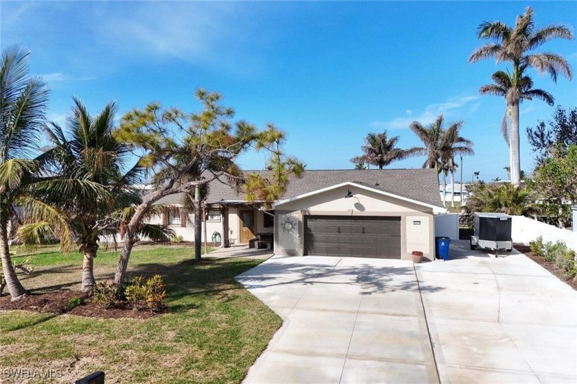 This exceptional property combines modern updates with - Beach Home for sale in St. James City, Florida on Beachhouse.com