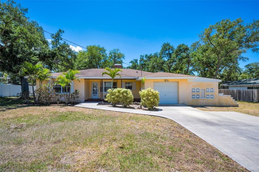Welcome Home to your own piece of paradise!  This beautiful 2 - Beach Home for sale in Largo, Florida on Beachhouse.com