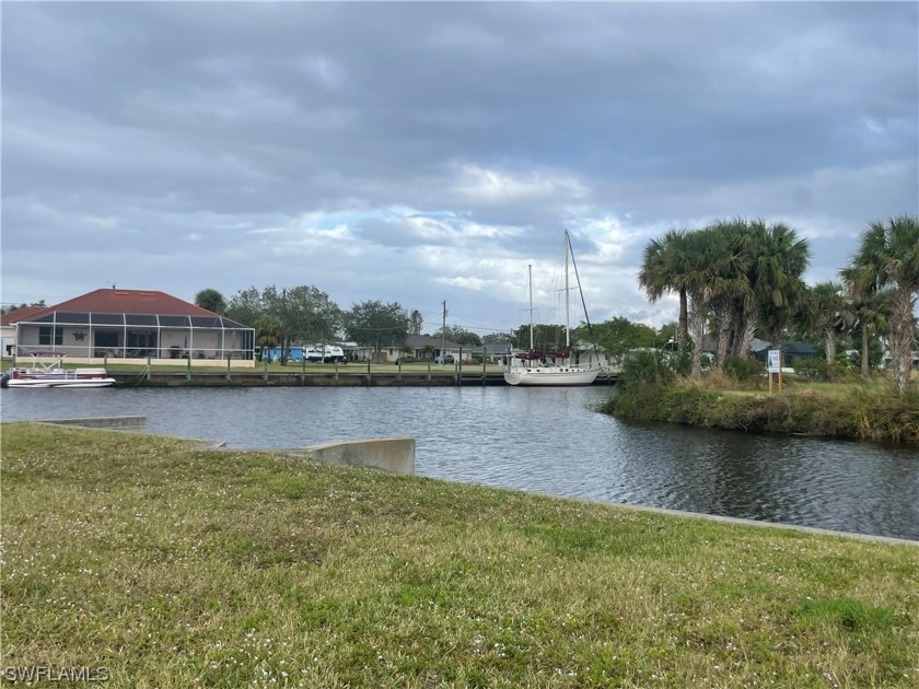 There are a limited number of canal water lots remaining in Fort - Beach Lot for sale in Fort Myers, Florida on Beachhouse.com