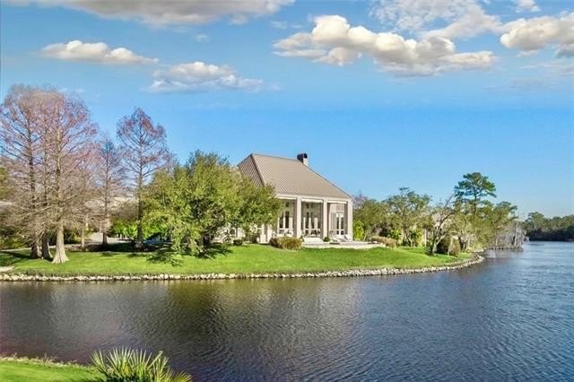 A breathtaking contemporary interpretation of Southern Louisiana - Beach Home for sale in Slidell, Louisiana on Beachhouse.com