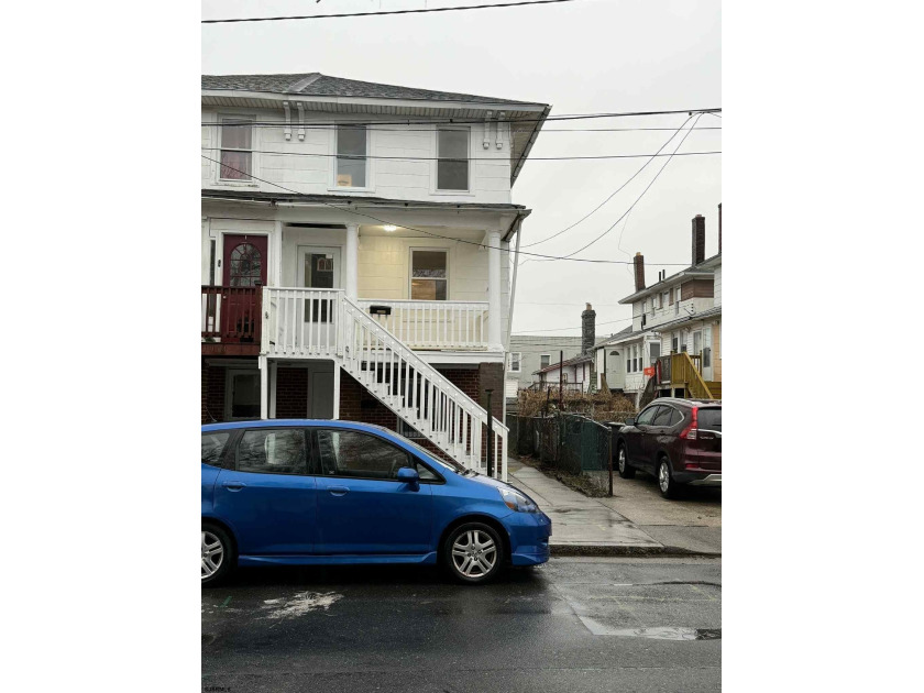 A great opportunity for families or investors. Multifamily - Beach Townhome/Townhouse for sale in Atlantic City, New Jersey on Beachhouse.com