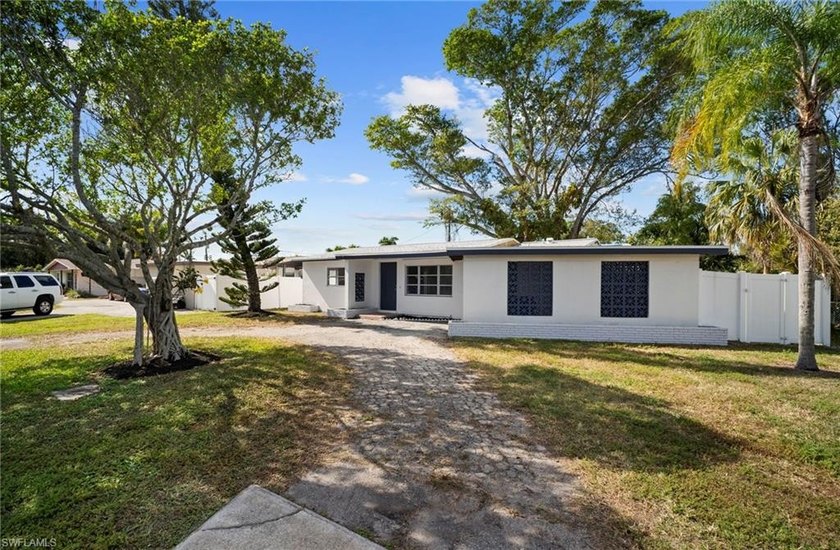 4244 Ellen Ave, Fort Myers, FL is a beautifully refreshed - Beach Home for sale in Fort Myers, Florida on Beachhouse.com
