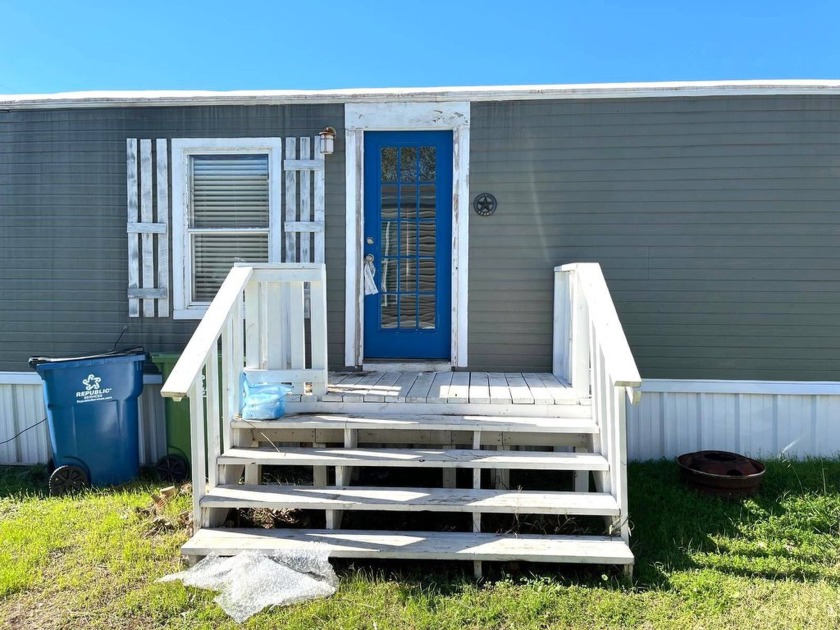 CAN BE MOVED OR CAN STAY IN THE COMMUNITY:  Affordable 3-Bedroom - Beach Home for sale in Texas City, Texas on Beachhouse.com