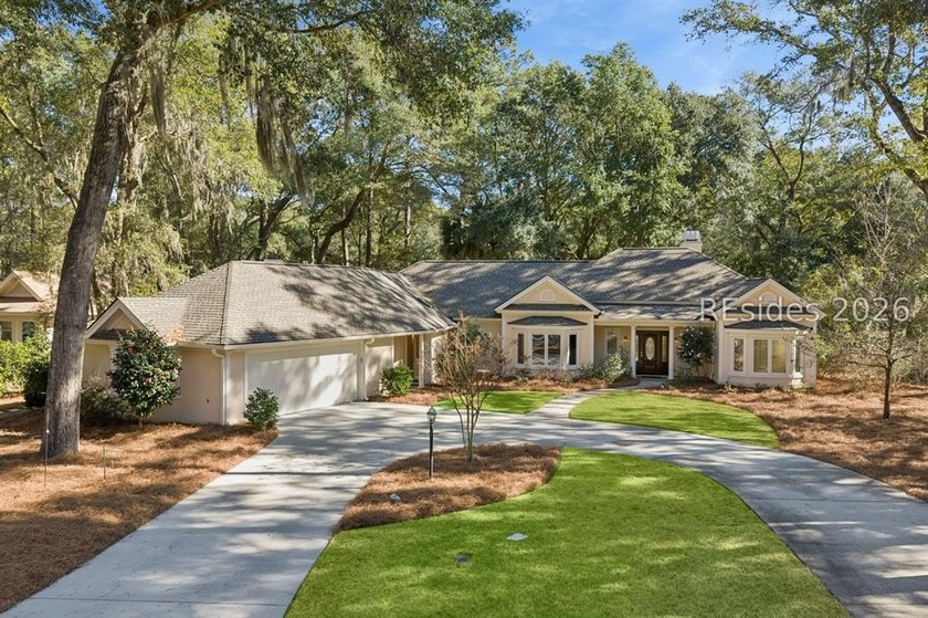 Pride of ownership is obvious with this one level property - Beach Home for sale in Hilton Head Island, South Carolina on Beachhouse.com
