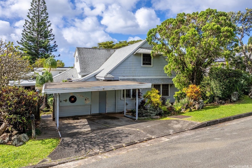 New Price! A classic Manoa-style home located on a quiet - Beach Home for sale in Honolulu, Hawaii on Beachhouse.com