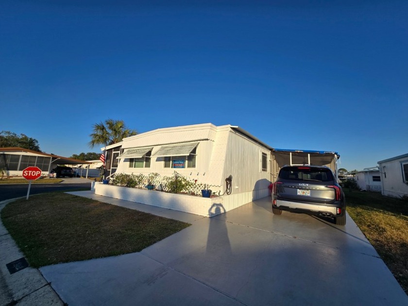 MOTIVATED SELLER (PERHAPS AN INVESTMENT OPPORTUNITY)!     1320 - Beach Home for sale in Bradenton, Florida on Beachhouse.com