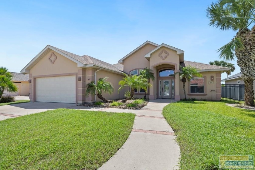Step into comfort and style in this inviting golf course home - Beach Home for sale in Laguna Vista, Texas on Beachhouse.com
