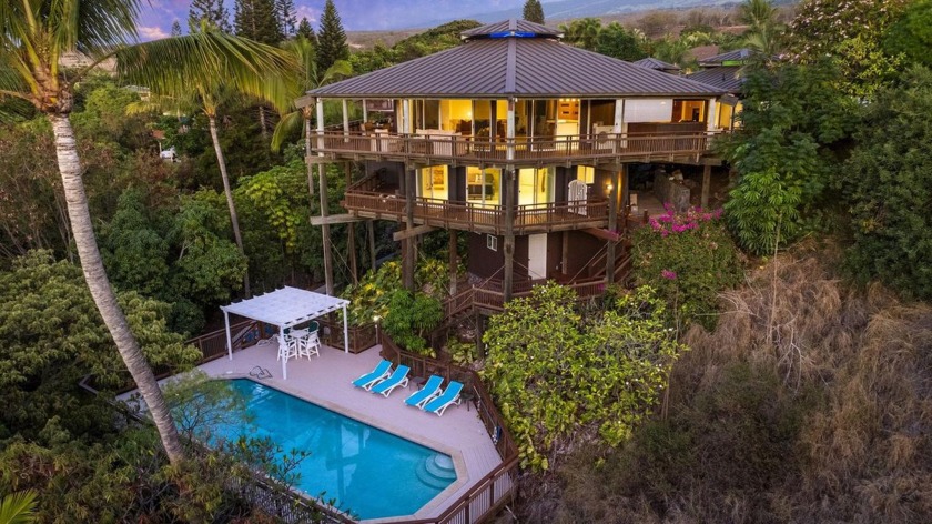 Step into an extraordinary Modern Pole House, gracefully perched - Beach Home for sale in Kihei, Hawaii on Beachhouse.com