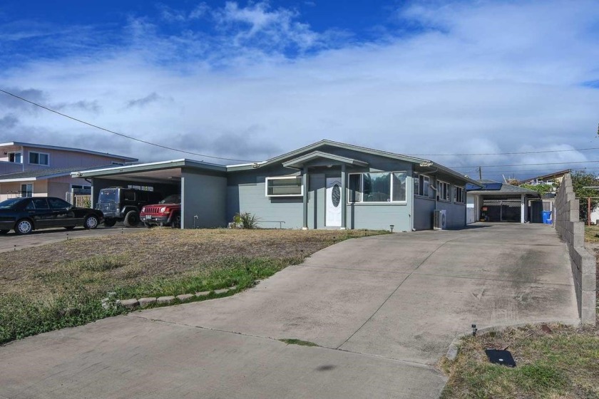 This 4-bedroom/2-bathroom house and cottage in the heart of - Beach Home for sale in Kahului, Hawaii on Beachhouse.com