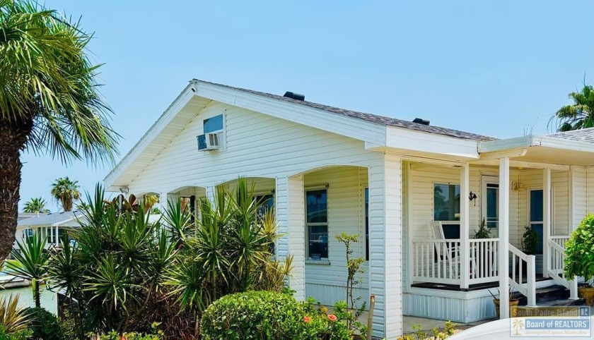 FANTASTIC LOCATION!! This charming 1/1 complete with an amazing - Beach Home for sale in Port Isabel, Texas on Beachhouse.com