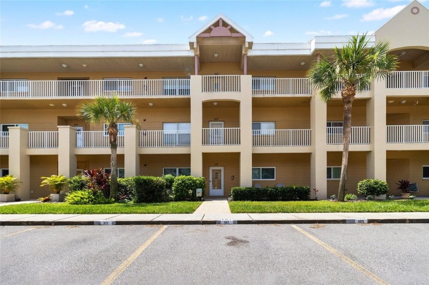Welcome to Paradise. 55+ Community. This 2BR/2BA condo has - Beach Condo for sale in Clearwater, Florida on Beachhouse.com