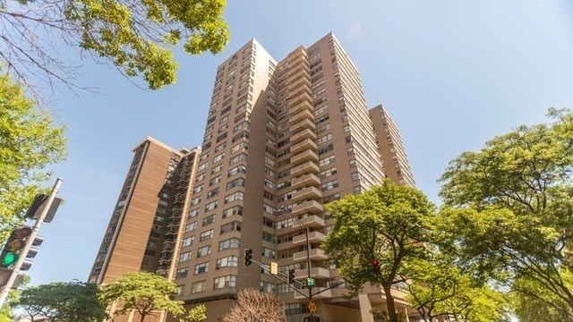 What a great opportunity to live in the O tier at Shoreline - Beach Condo for sale in Chicago, Illinois on Beachhouse.com