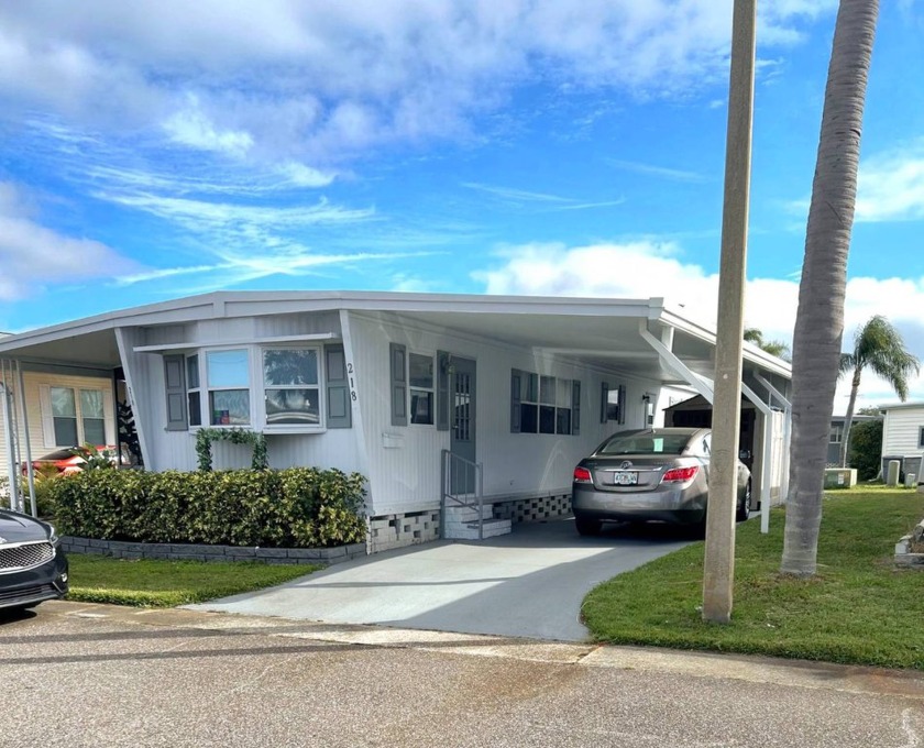 BEAUTIFUL HOME &....F.U.L.L.Y...F.U.R.N.I.S.H.E.D - Beach Home for sale in Largo, Florida on Beachhouse.com